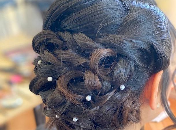 Vjola Hair & Make-up Artist  in Niederwangen-Hochstekfrisur